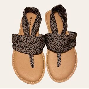 Torrid || Stretch Fabric T-Strap Sandals || 13W